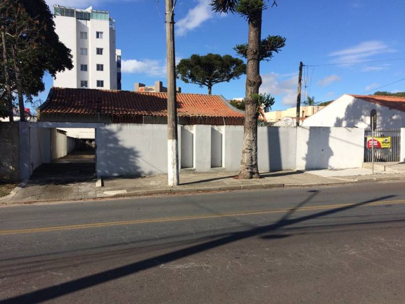 Casa Residencial/Comercial 