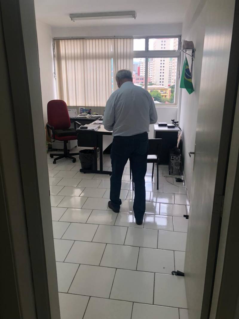 Sala Comercial - Bem Localizada