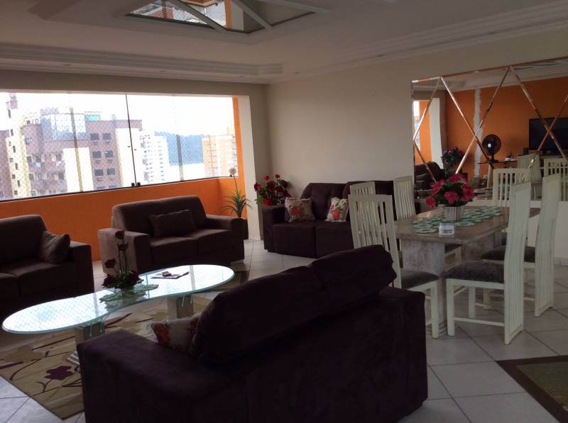 Lindo triplex no Boqueirão 