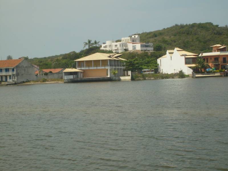 CABO FRIO CASA NO CANAL DA OGIVA COM RAMPA