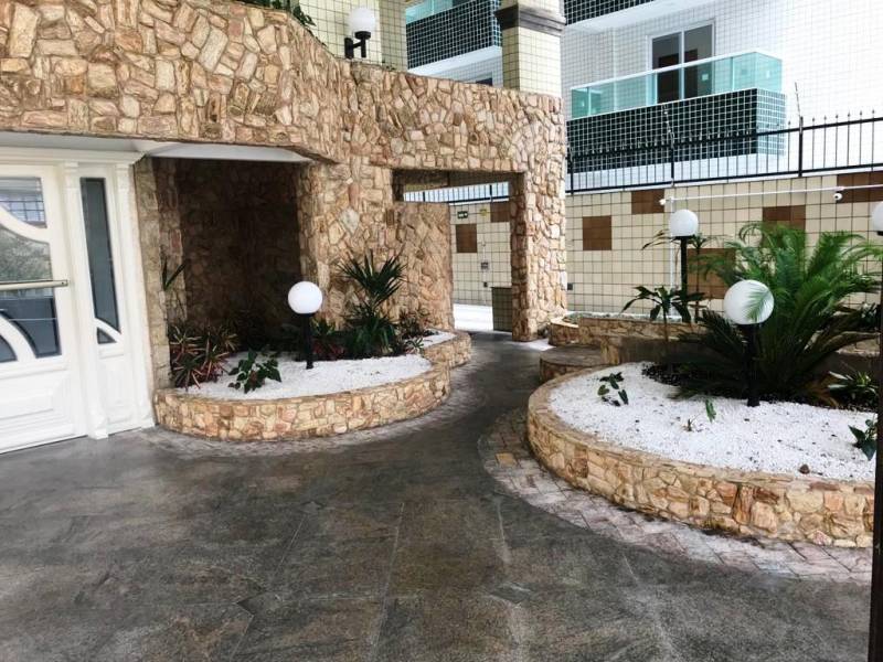 APARTAMENTO COMPLETO NO CANTO FORTE HÁ UMA QUADRA DA PRAIA!