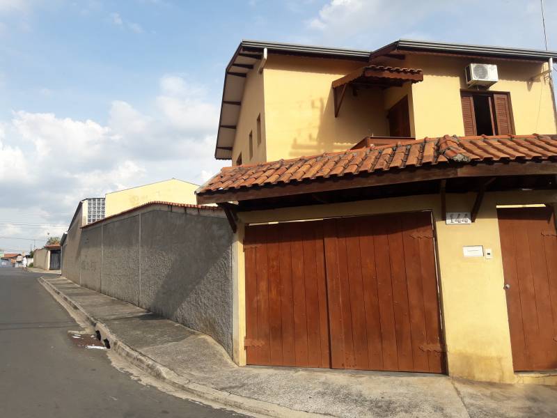 Sobrado em Campinas 03 dorm.