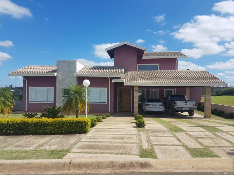 Belíssima Casa á venda