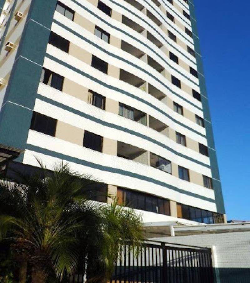 2/4 Semi-mobiliado, 1 Suíte, 2 Vagas Garagem "Soltas", Andar Alto, Armação