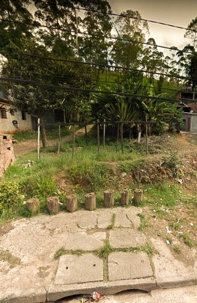 Terreno 175 m² / plano / com escritura