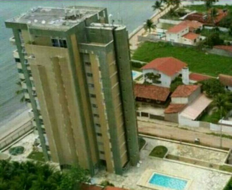 Apartamento a beira mar por preço de padrão