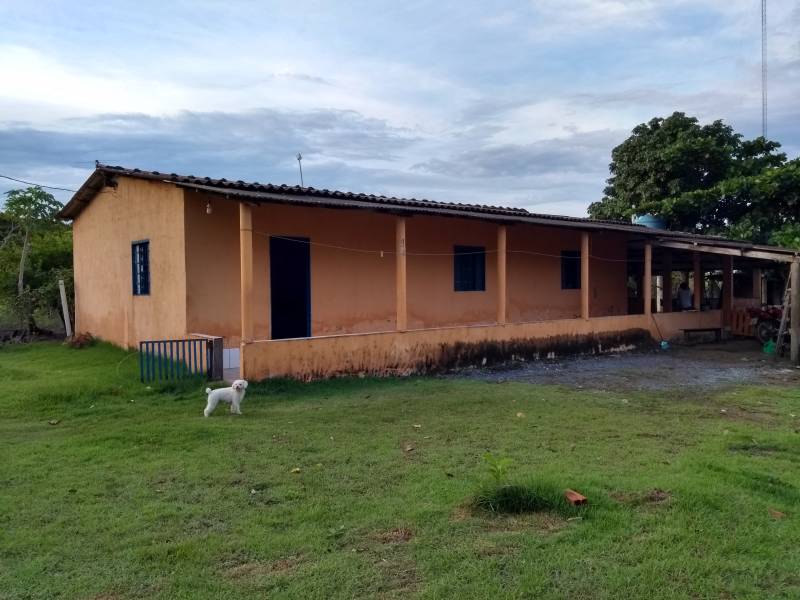 Vendo uma chácara no Bairro Nova Esperança - Cuiabá