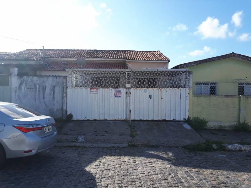 Casa torre - área mista residencial ou comercial.
