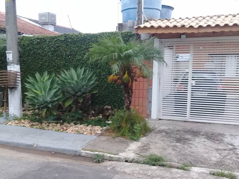 Otima casa a 100mts da Raposo Tavares