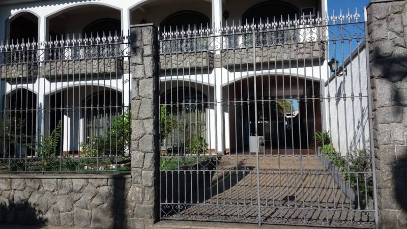 Magnifica Casa !! Rua Comendador Pinto - Próx. Int. Magalhães - Prox. Assaí, Escolas