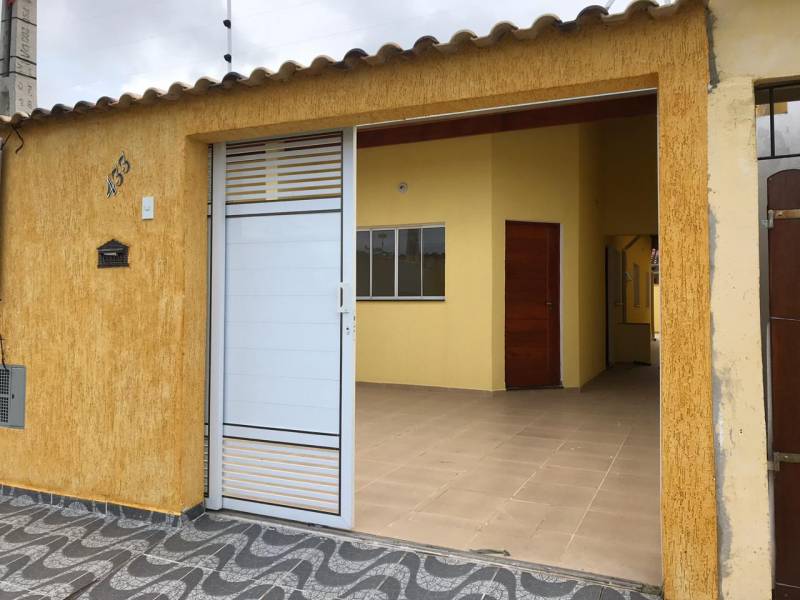 Casa na praia de Itanhaém com 2 quartos 