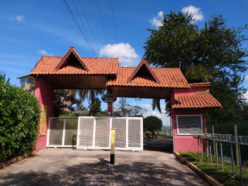 Terreno em Igaratá-SP com vista para represa. 322,27m2