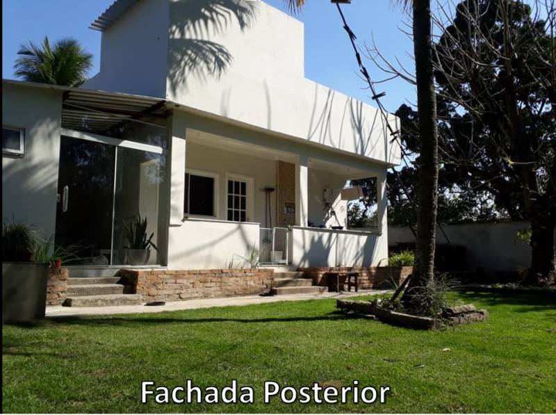 Vendo casa em Itaboraí cuidadosamente planejada