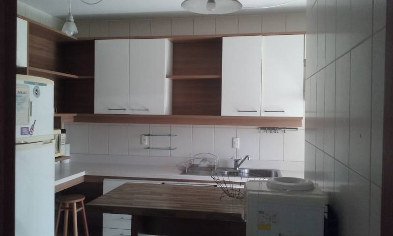Apartamento 3 dormitórios sendo 2 suítes com 2 vagas de garagem Mobiliado