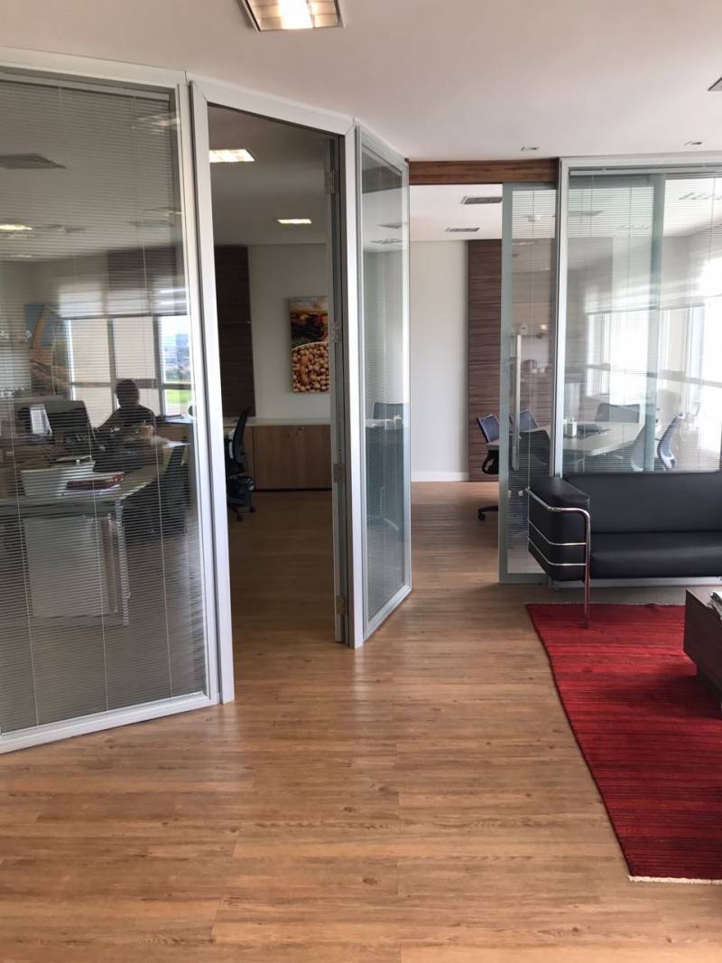 Sala comercial totalmente mobiliada!