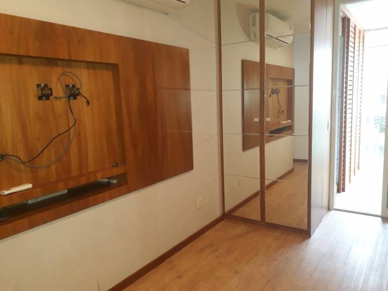 Lindo, 4 quartos transformado em 3 quartos com 2 suítes, 3 vagas.