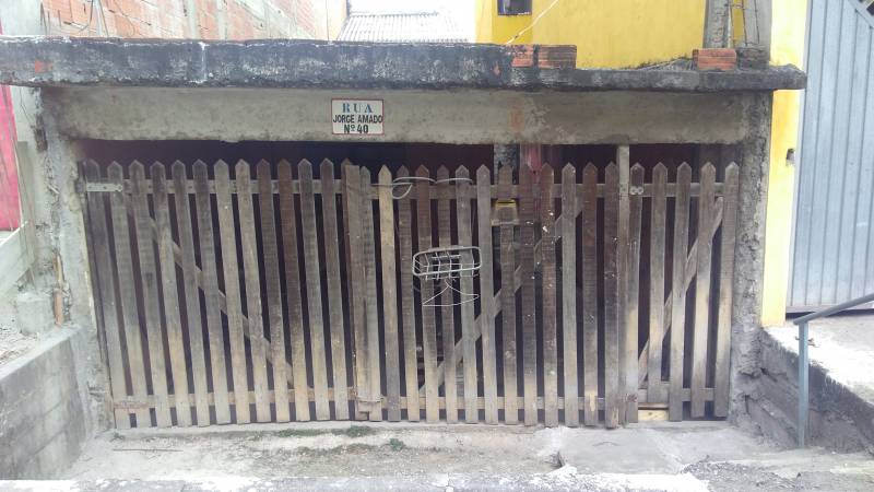 Vende-se casa no bairro Recanto das Rosas