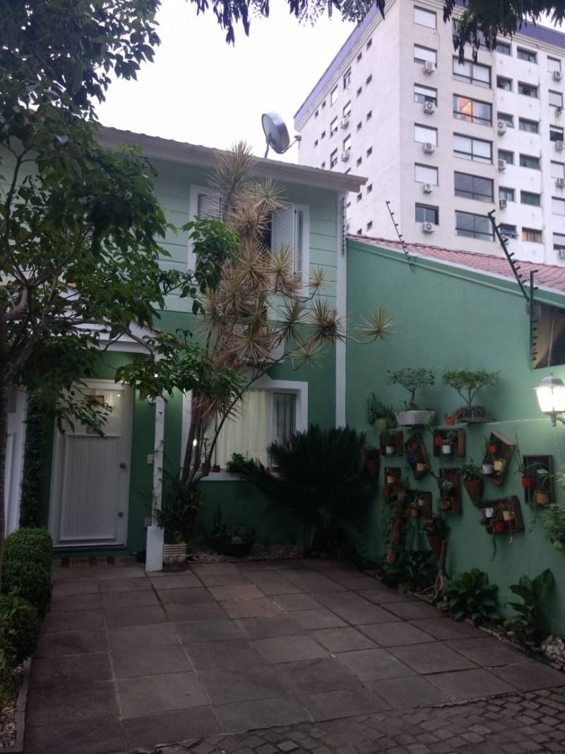 Casa em condomínio 