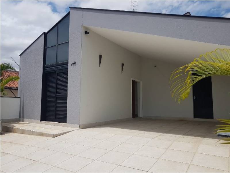 CASA TÉRREA A CINCO MINUTO DO CENTRO DE SOROCABA