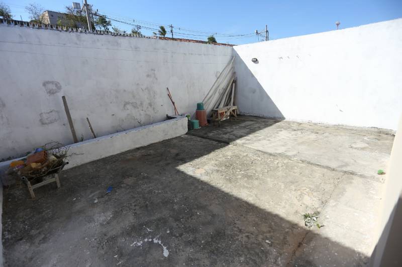 Casa muito grande - perto de Simões Filho Bahia