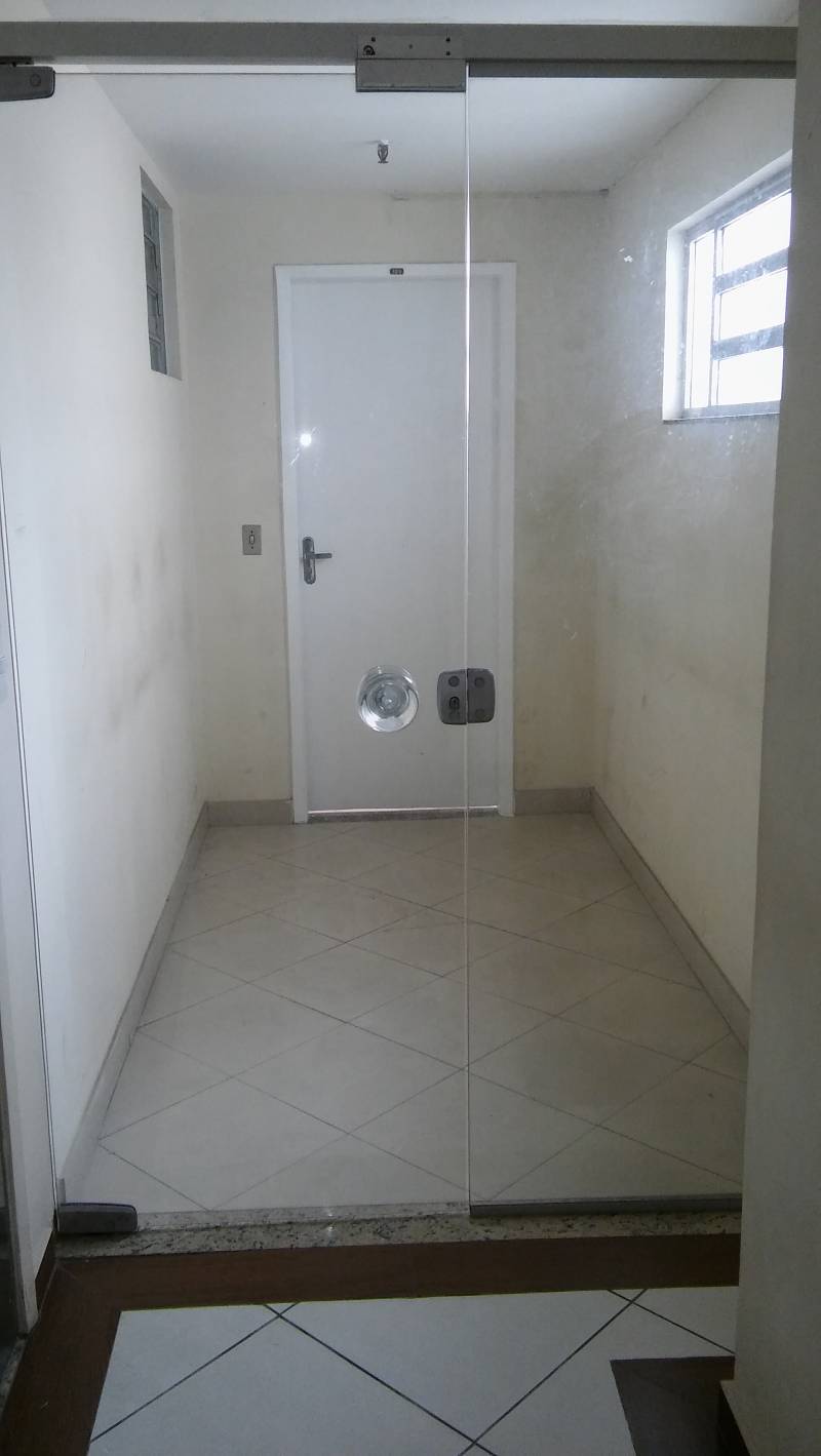 EXCELENTE SALA COMERCIAL NO 6° ANDAR EM DUQUE DE CAXIAS
