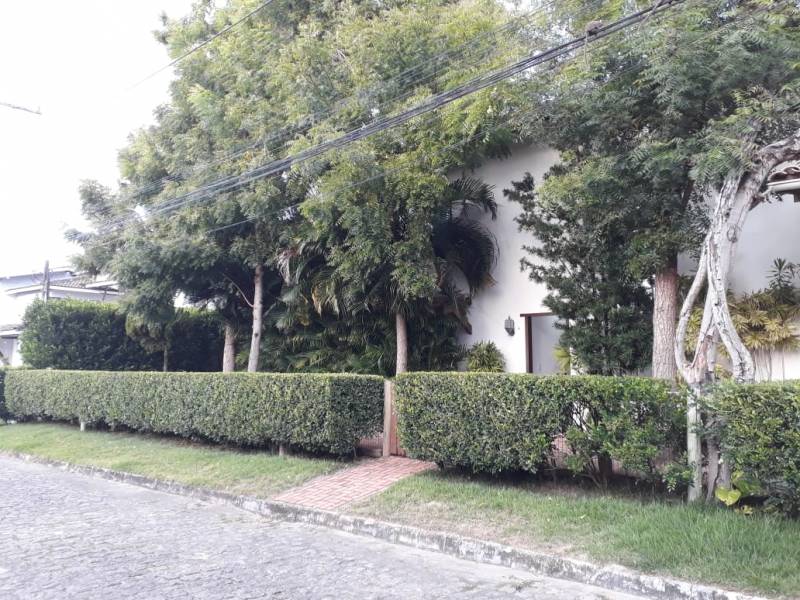 Casa 4 quartos em condominio