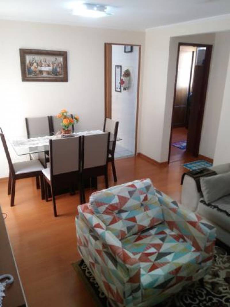 Ap. 2 dorms. armários na cozinha 1 vaga de garagem perto de tudo, confira