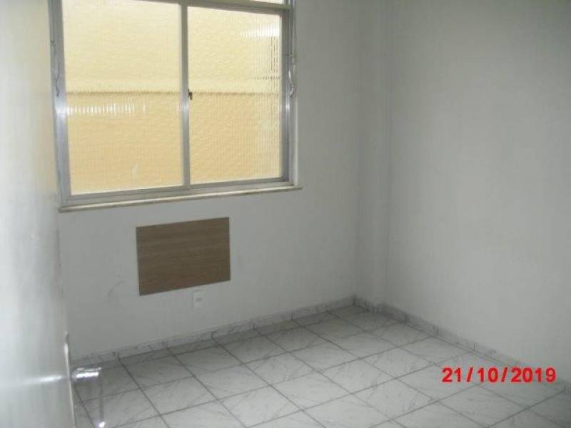 Apto amplo com 02 quartos no Engenho Novo-Rua Maria Antônia