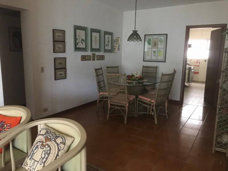 (vende-se apartamento no guaruja)