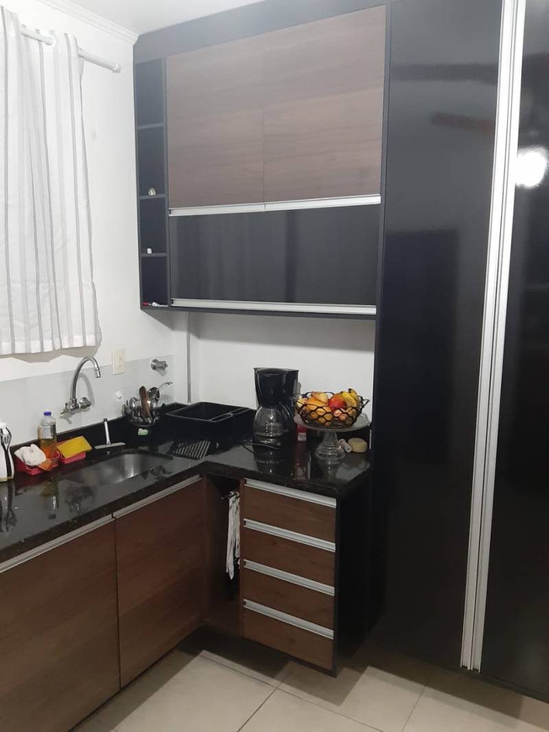(vende-se apartamento no guaruja)