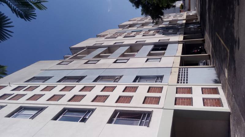 VENDE SE APARTAMENTO NO ITAIM PAULISTA ZONA LESTE