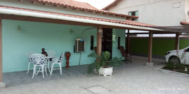 Casa 3qtos em Araruama
