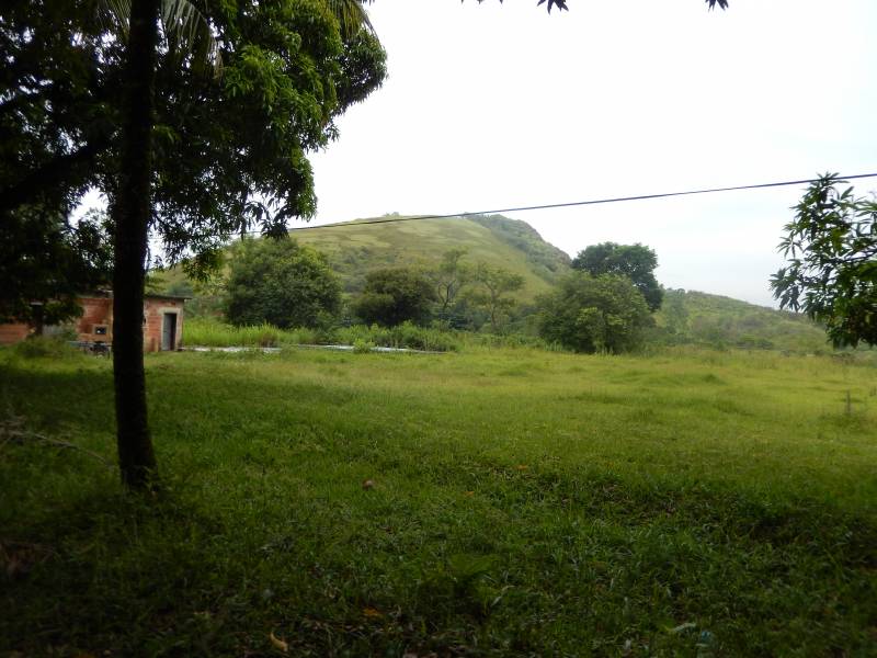 Vendo Sítio bem grande com 50.000 m2 área plana JD Nazareno-Magé