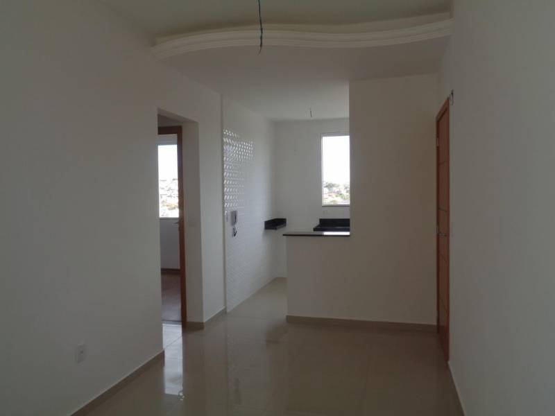 Apto de 2 quartos no bairro Três Barras (Contagem-MG)
