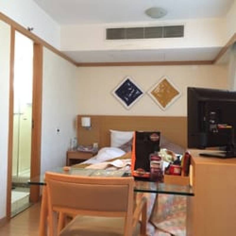 APTO FLAT TEMPORADA MOBILIADO 01 DORM VAGA SERVIÇO